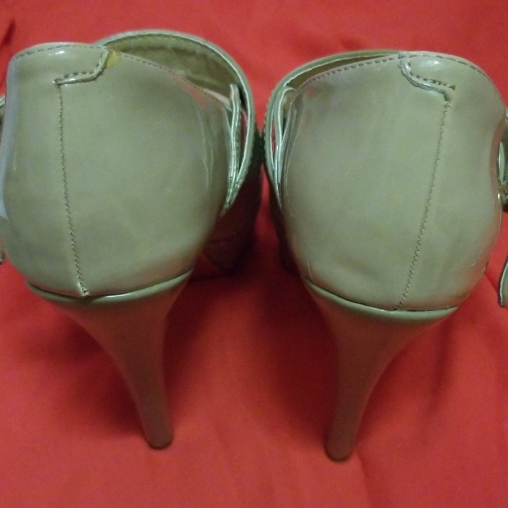 3 Tone Heels - Picture 4 of 8